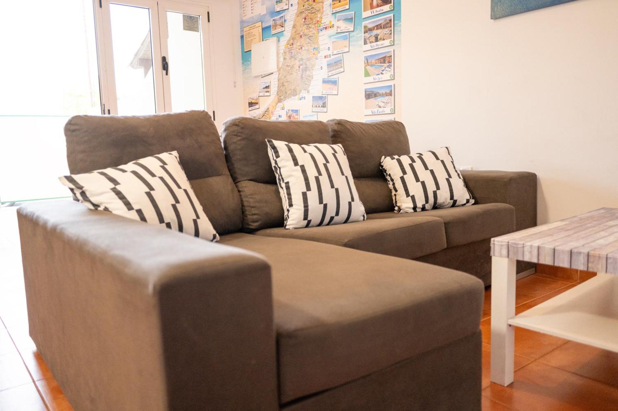 Amolan Vv Airport Apartment El Matorral Bagian luar foto